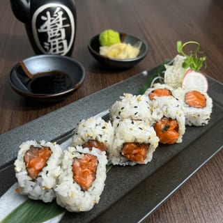 Spicy Salmon Roll