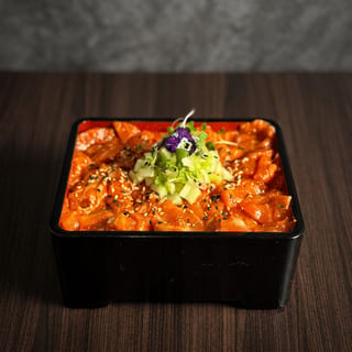 Spicy Salmon Don